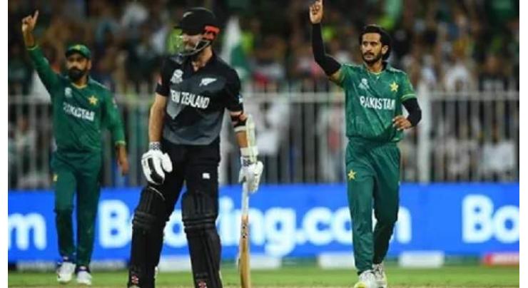 Pakistan bowlers tie New Zealand in knots in Sharjah
