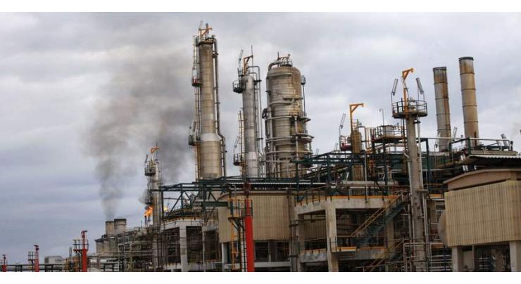 Libya fighting damages key oil refinery
