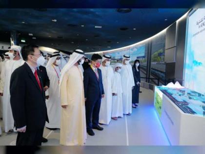 محمد بن راشد يزور معرض إكسبو 2020 دبي في أول أيامه