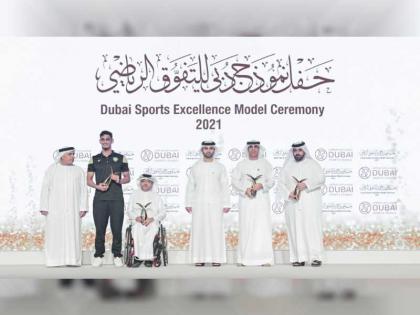 منصور بن محمد يكرم أصحاب الإنجازات من أندية وشركات كرة القدم ورواد العمل الرياضي في دبي