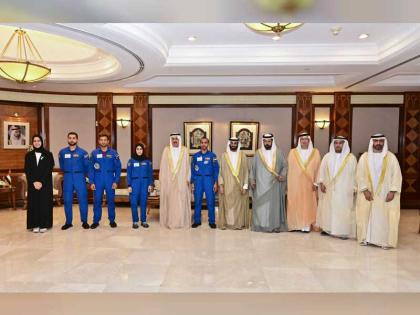 صقر غباش يلتقي رواد الفضاء الإماراتيين ويؤكد على فخر واعتزاز شعب الاتحاد بجهودهم