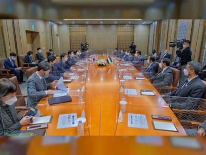 صقر غباش يبحث تعزيز التعاون البرلماني مع رئيس الجمعية الوطنية الكورية