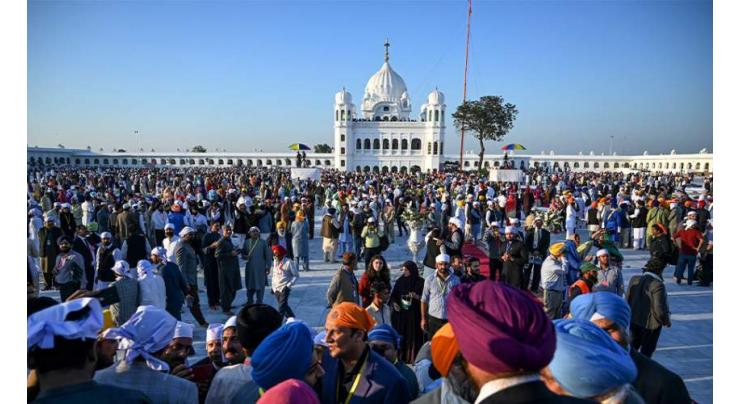 Sikh pilgrims throng Pakistan for Guru Nanak anniversary
