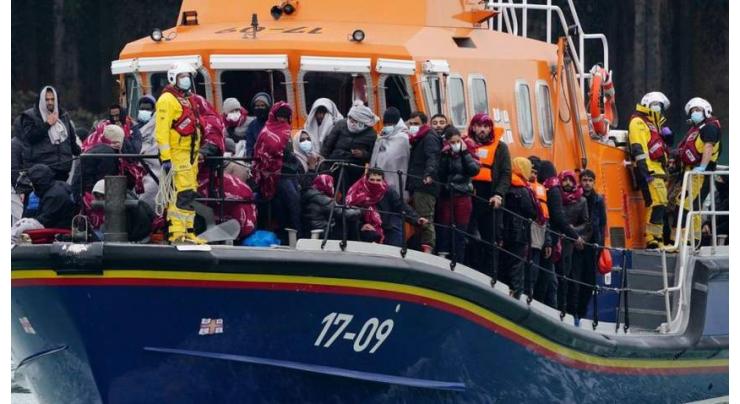 UK Offers France to Work Together to Prevent Migrant Channel Crossing - Home Minister