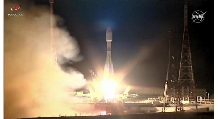 Roscosmos Unveils Launch Time of World's First Space Tourist Duo Flight