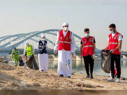 178متطوعا يشاركون في حملة تنظيف شاطئ ربدان في أبوظبي