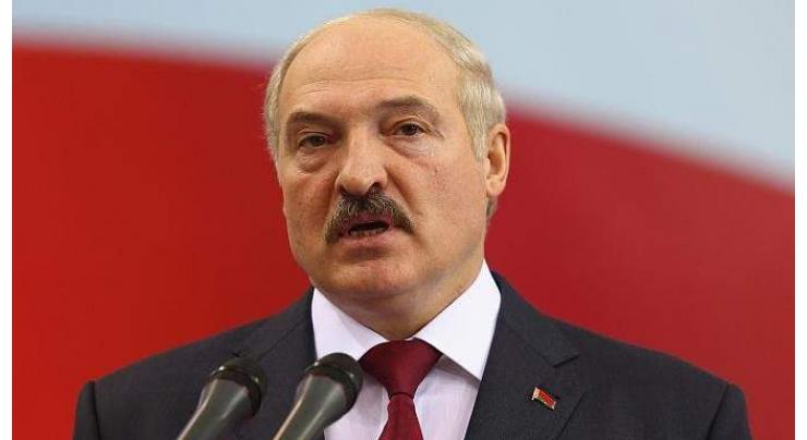 Lukashenko Blasts Ukrainian Army for Nationalism Bordering on Fascism