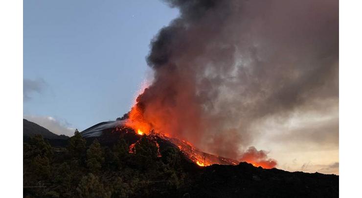 Erupting Volcano Jolted La Palma Record 376 Times on Tuesday - Institute