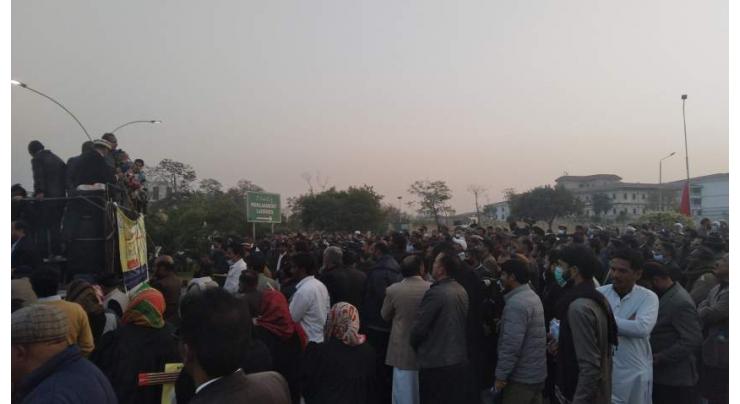 Teachers’ protest continues outside the parliament in Islamabad