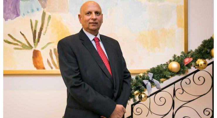 Ch Sarwar discusses Afghanistan, regional issues, bilateral relations in UK
