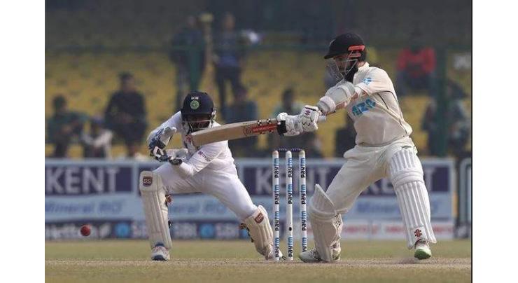 Kohli returns as India bat against Williamson-deprived New Zealand
