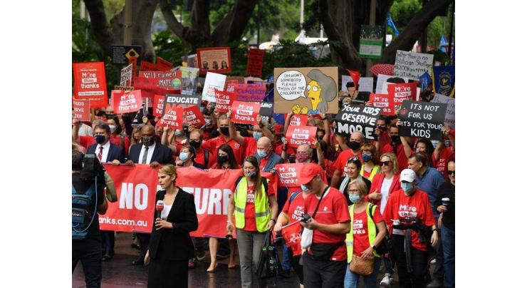 Thousands of Australian Teachers, Transport Staff Join Strike for Better Conditions, Wages