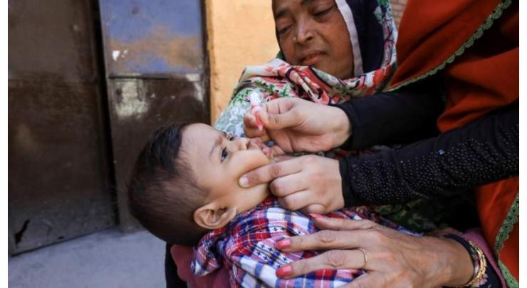 Pakistani cricketers back anti-polio fight,  urge parents to vaccinate children

