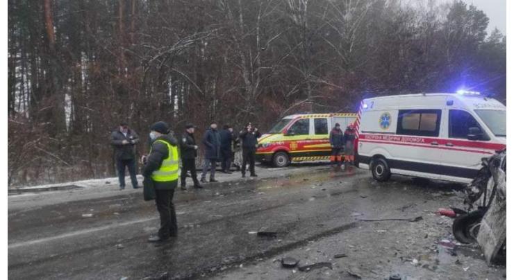 Thirteen dead in Ukraine minibus accident
