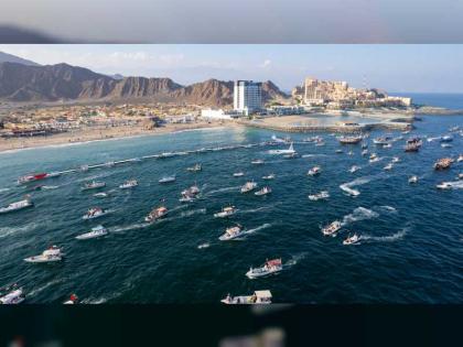 مسيرة بحرية ضخمة في دبا الفجيرة احتفالا بـ &quot;عيد الاتحاد الخمسين&quot;