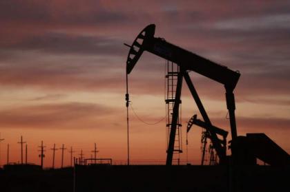 Oil producers to increase output in January despite Omicron jitters
