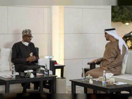 محمد بن زايد يستقبل رئيس نيجيريا