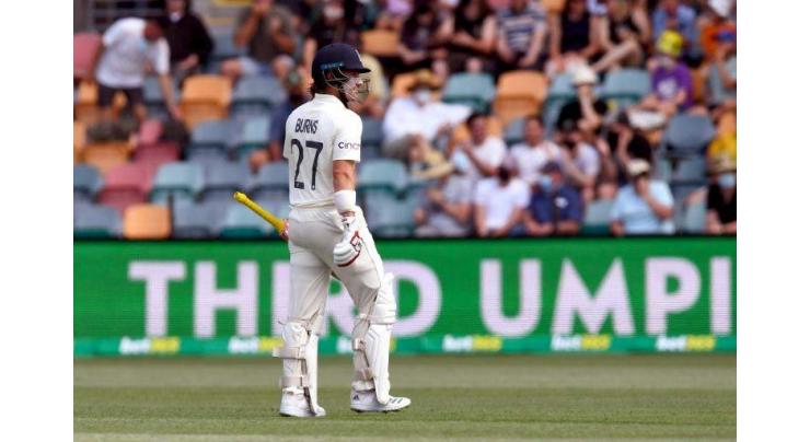 England reeling again at 34-2 in fifth Ashes Test
