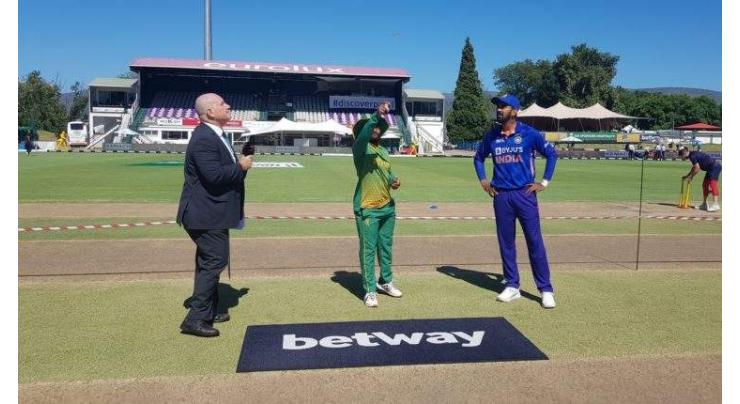 South Africa win the toss and opt to bat
