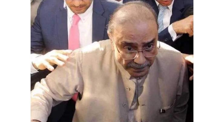 Court instruct Naek to give arguments in Zardari's acquittal plea
