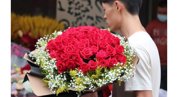 China's Yunnan Province sees blooming flower export in 2021
