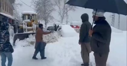 Punjab govt imposes emergency in Murree due to heavy snowfall