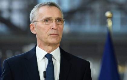 Stoltenberg Says NATO Helping Train Ukraine Forces to Resist Russia