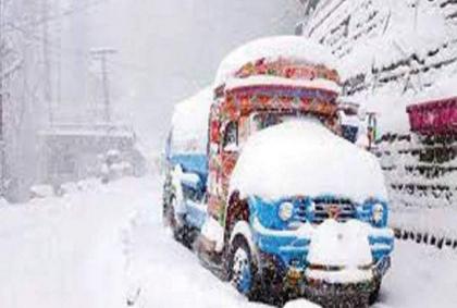 Eighth series of winter snowfall begins in Galyat: DGA spokesman
