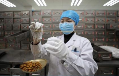 China to dispatch experts of traditional Chinese medicine to Cambodia to fight COVID-19
