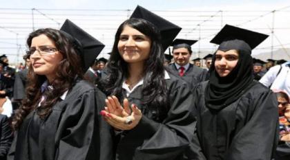 اعادة فتح بعض الجامعات الرسمیة للفتیات فی أفغانستان