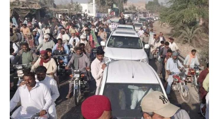 Thousands people welcome "Huqooq Sindh March" in Umerkot, Mithi, Badin
