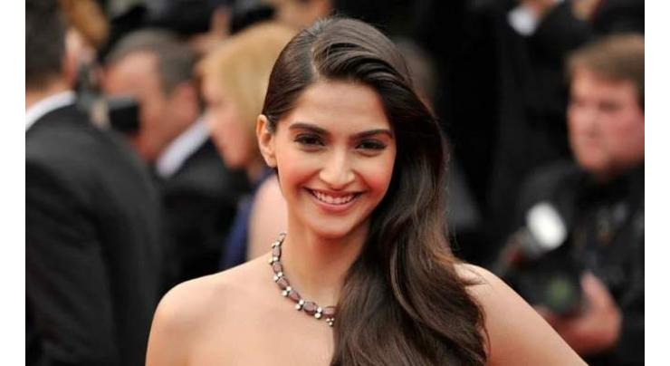 Sonam Kapoor with husband Anand expecting first child
