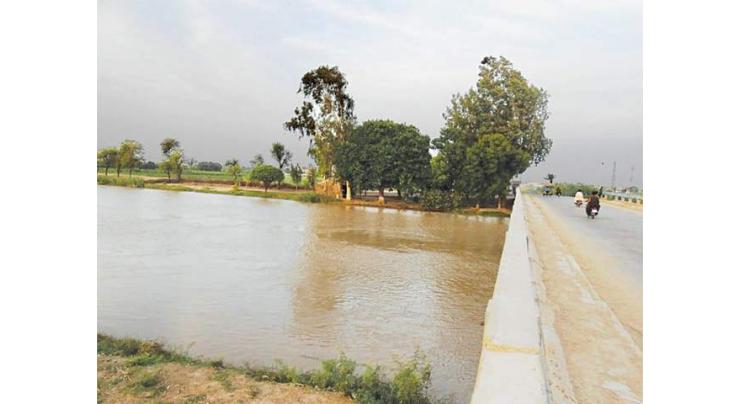Pumping machines installed at main Rohri canal
