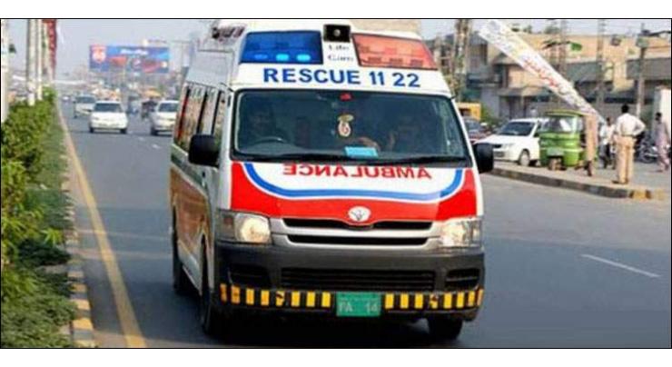 Man dies in road accident in khanewal

