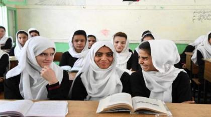 حکومة أفغانستان تعید اغلاق مدارس الفتیات الثانویة موٴقتا فی البلاد
