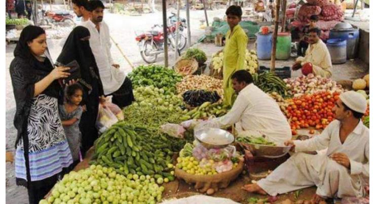 DC visits Ramzan Bazaars in Ahmadpur East, Uch Sharif, Mubarakpur
