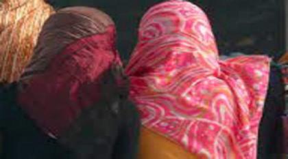 القبض علی سبعة أشخاص بتھمة اغتصاب امرأتین فی منطقة الجیزة بمصر