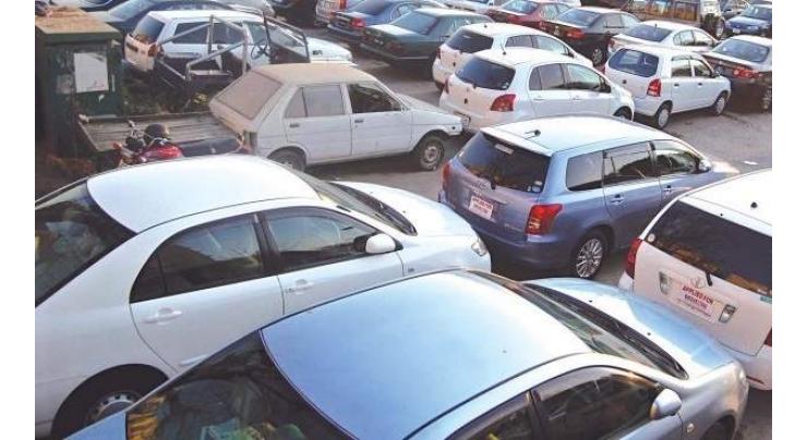 DC Quetta visits parking plaza
