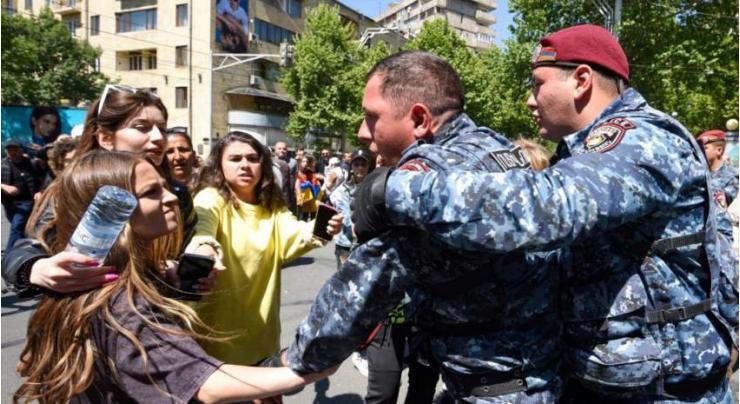 Armenian Police Detain Nearly 280 Demonstrators During Opposition Protests in Yerevan