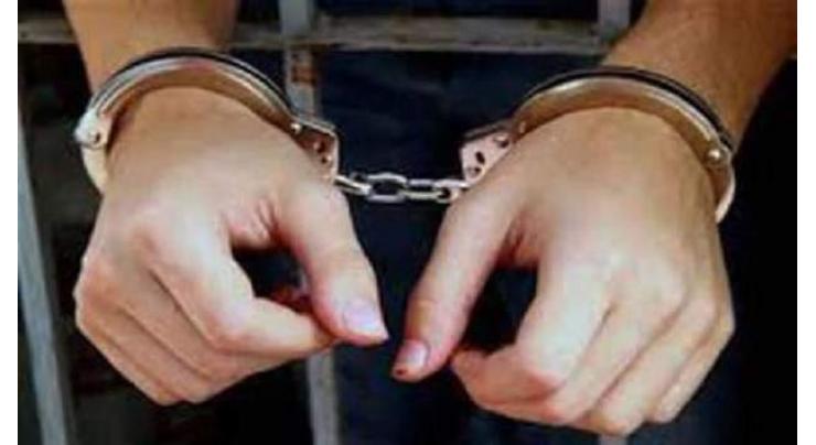 33 criminals held with drugs, weapons
