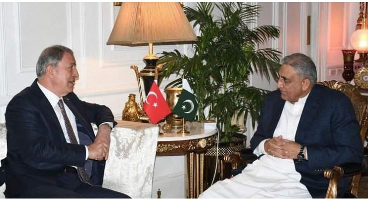 Akar reaffirms Turkey's full support to Pakistan's stance on regional, international issues
