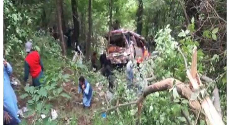8 die, several hurt as bus falls into ditch near Murree
