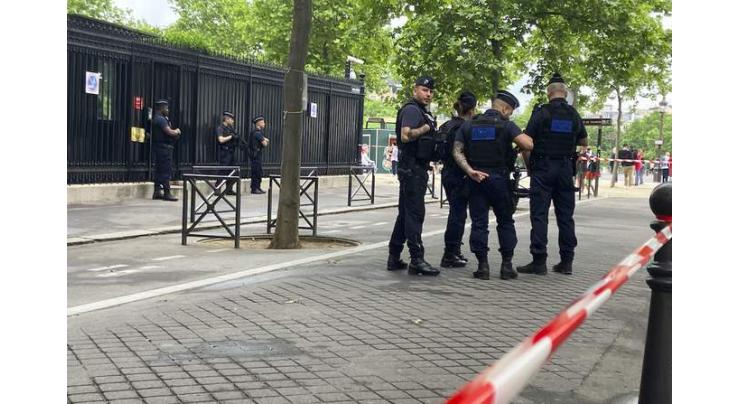 Security guard killed at Qatar's embassy in Paris
