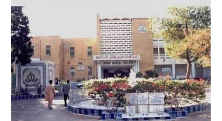 Commissioner reviews treatment facilities at Liaquat University hospital
