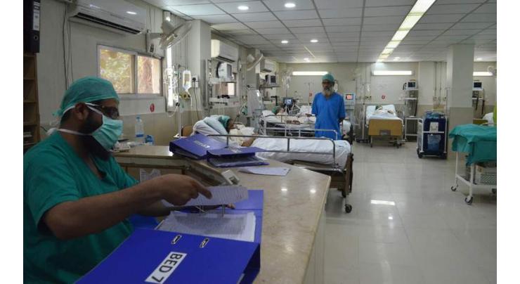Secretary Health visits hospitals at Bahawalpur
