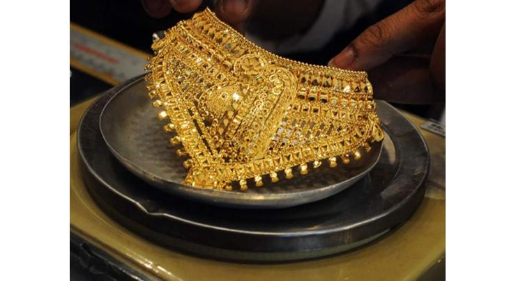 Gold prices increase by Rs.100 to Rs.143,300 per tola
