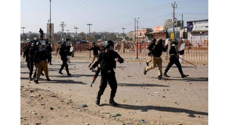 Long march: 3 cops martyred, 100 injured due to torture, attacks
