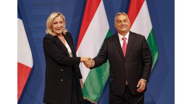Orban, Le Pen Meet in Paris to Discuss EU's 'Dangerous' Sanctions Policy