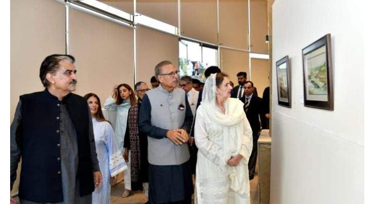 President visits paintings exhibition in Islamabad
