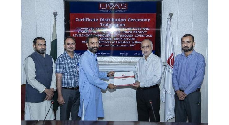 5-Days training on ‘Advanced Reproductive Techniques & Management in Animals’ for Veterinary Officers of KP Hazara division complete at UVAS